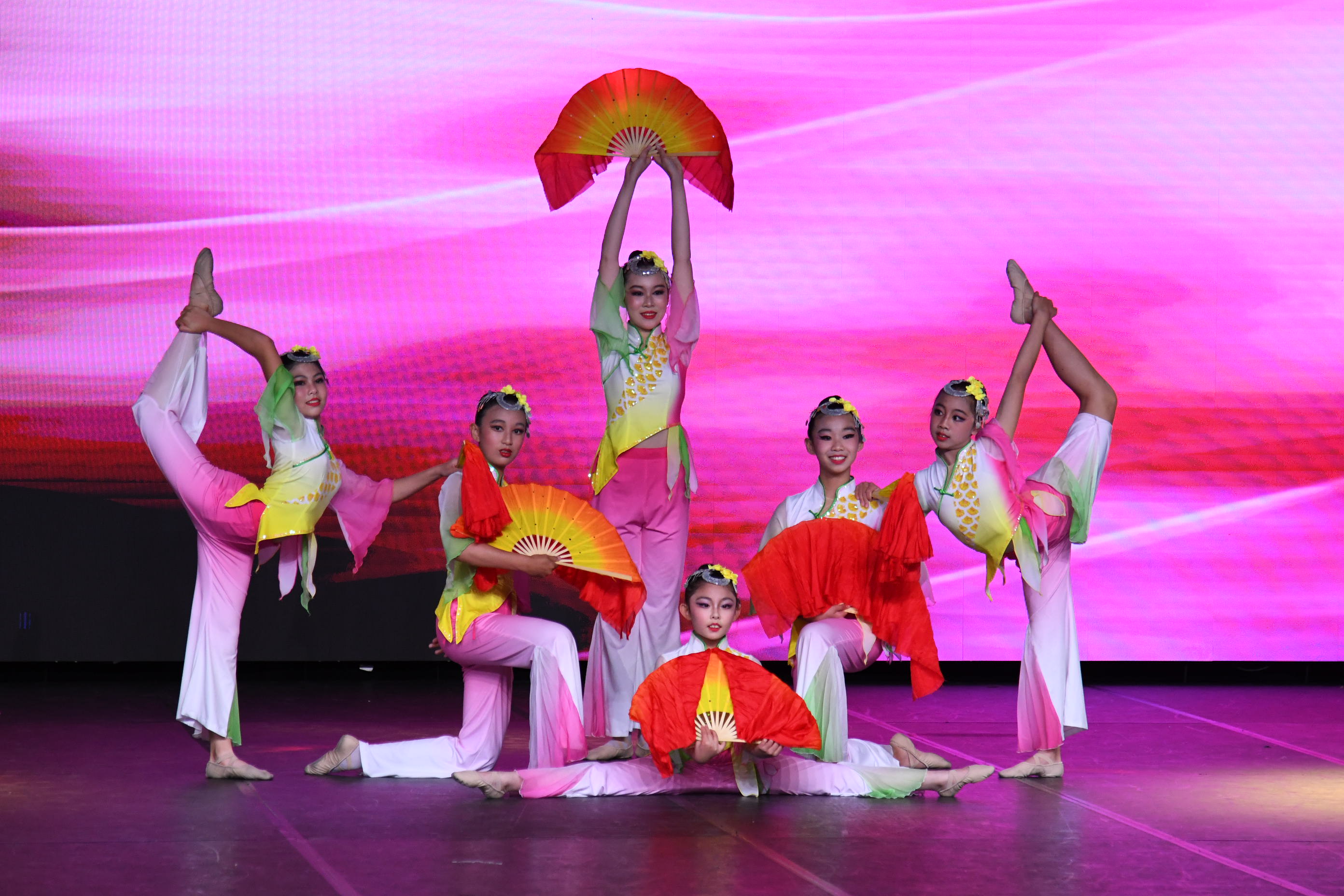 Dance performance with fan